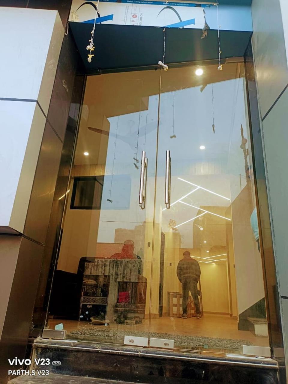 Ayodhya Hotel Abhinandan מראה חיצוני תמונה