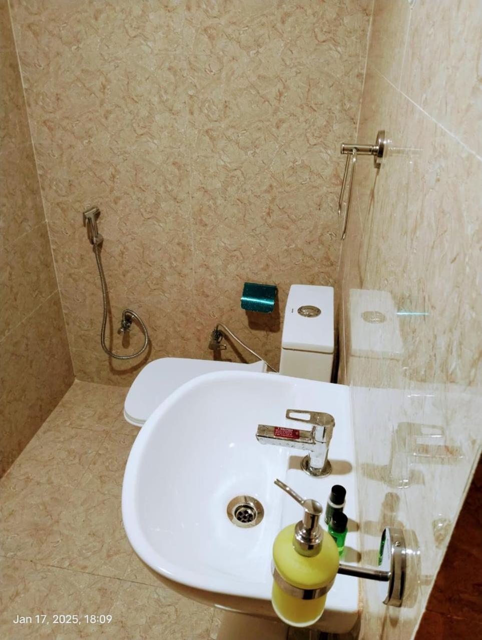 Ayodhya Hotel Abhinandan מראה חיצוני תמונה