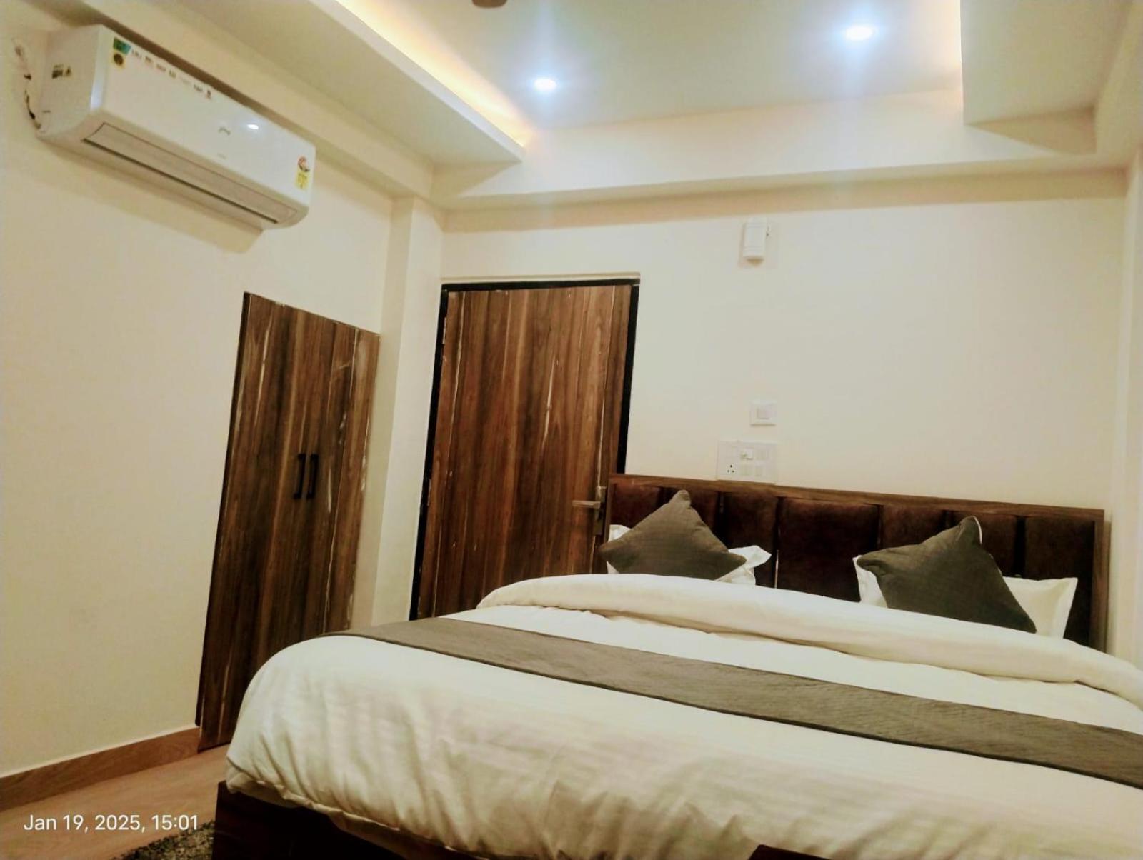 Ayodhya Hotel Abhinandan מראה חיצוני תמונה