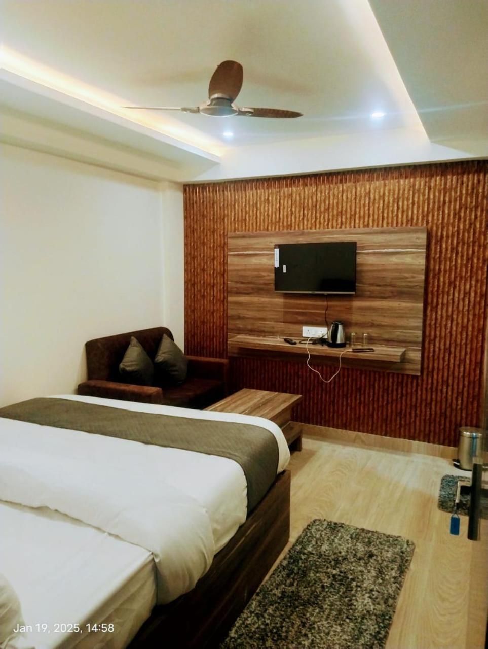 Ayodhya Hotel Abhinandan מראה חיצוני תמונה
